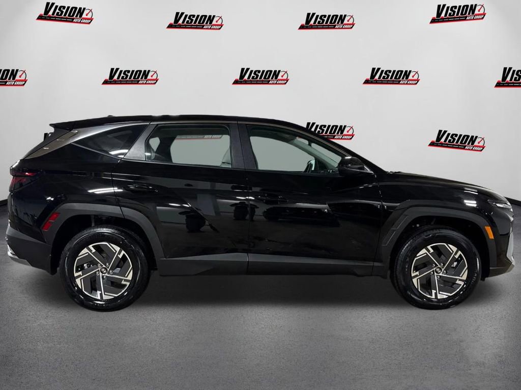 New 2026 Hyundai Tucson Blue SE image 4