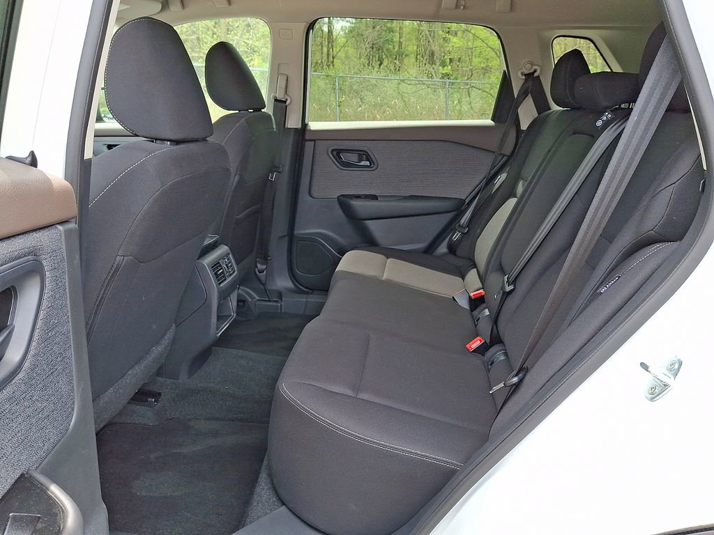 Used 2023 Nissan Rogue S AWD/4WD image 10
