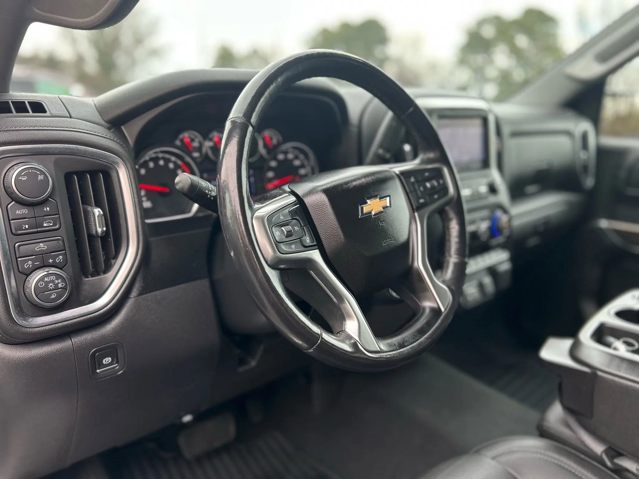 Used 2019 Chevrolet Silverado 1500 LT w/ All-Star Edition image 12