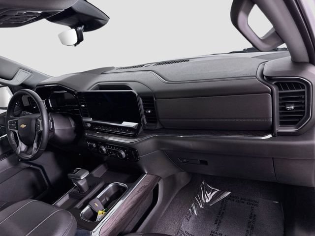 Used 2024 Chevrolet Silverado 1500 LTZ w/ LTZ Premium Package AWD/4WD image 31