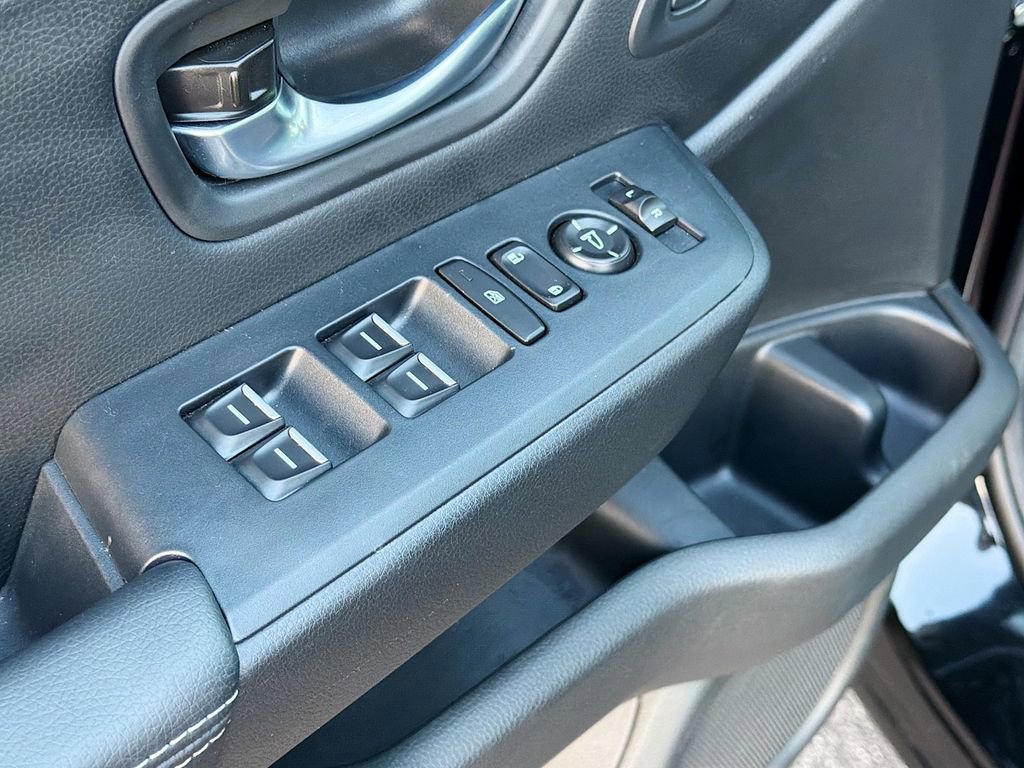 Used 2025 Honda Pilot Touring image 18