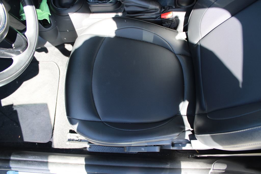 Used 2020 MINI Cooper 2-Door Hardtop FWD image 15