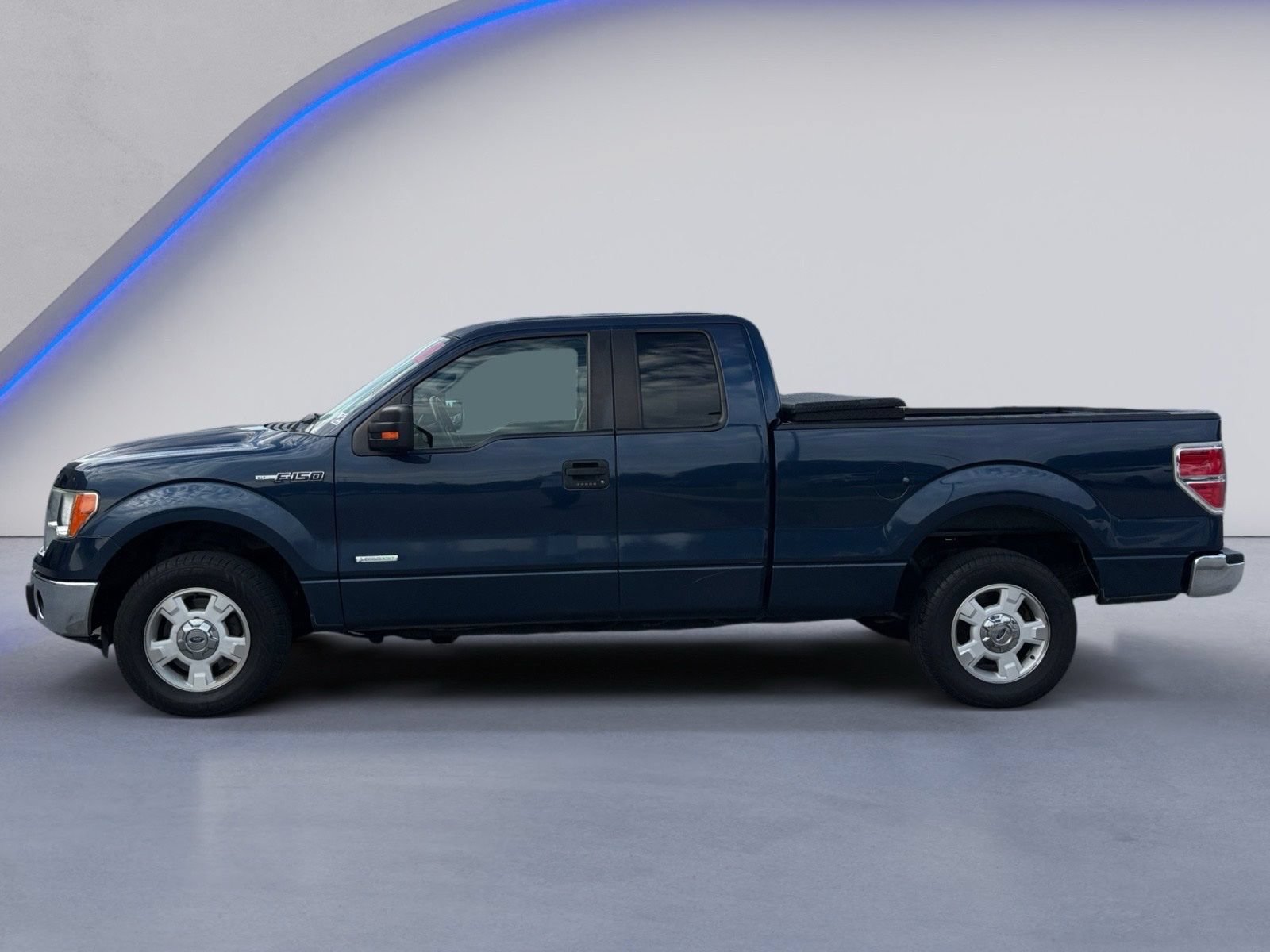 Used 2014 Ford F150 XLT w/ XLT Convenience Package RWD image 3