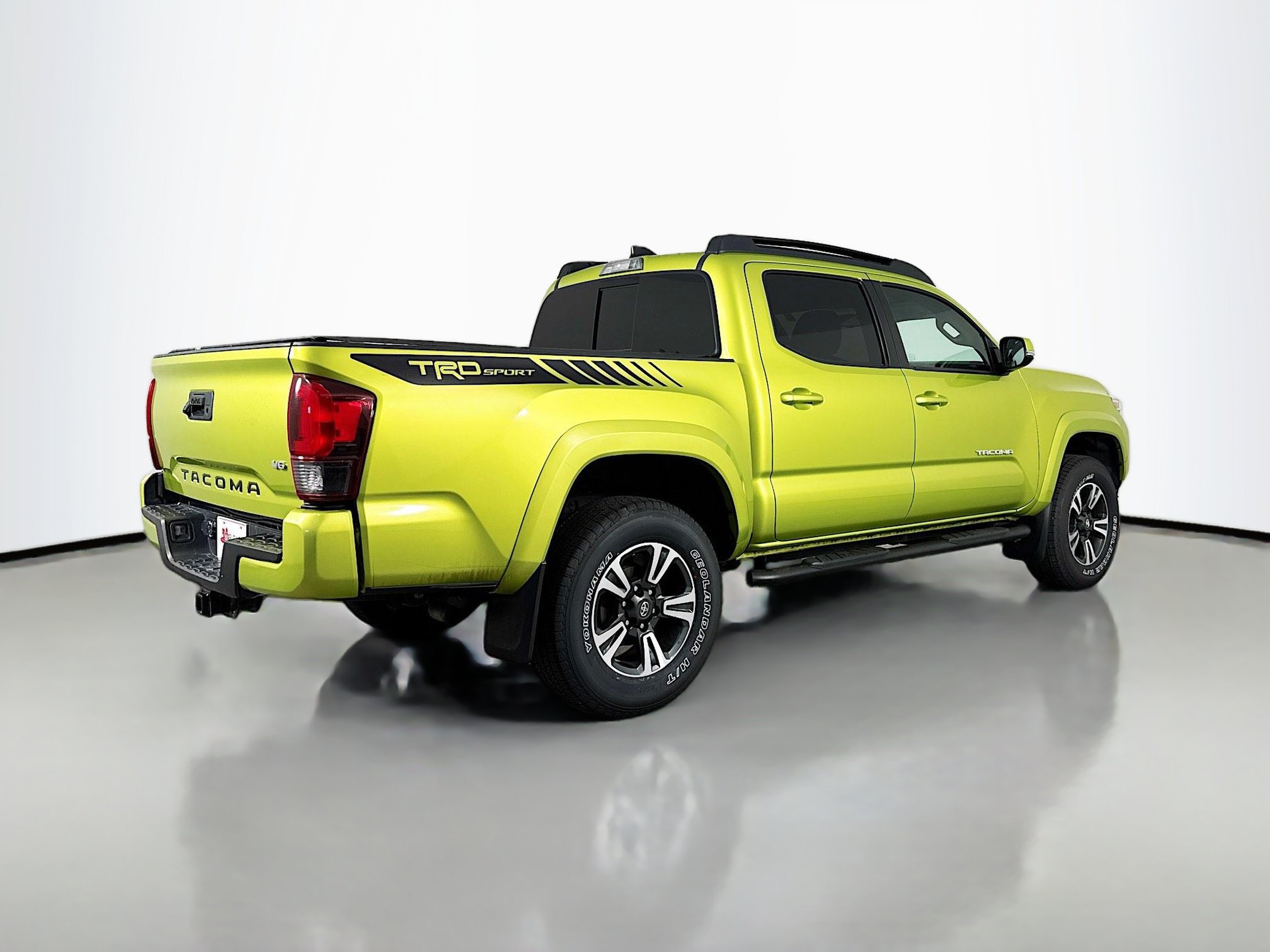 Certified 2023 Toyota Tacoma TRD Sport AWD/4WD image 7