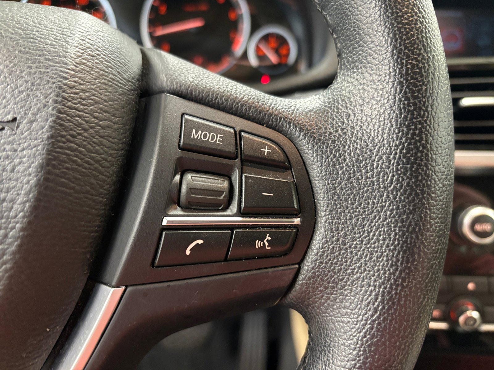 Used 2017 BMW X3 xDrive28i AWD/4WD image 29