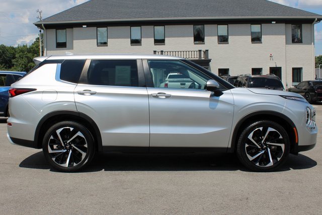Used 2022 Mitsubishi Outlander SE image 6