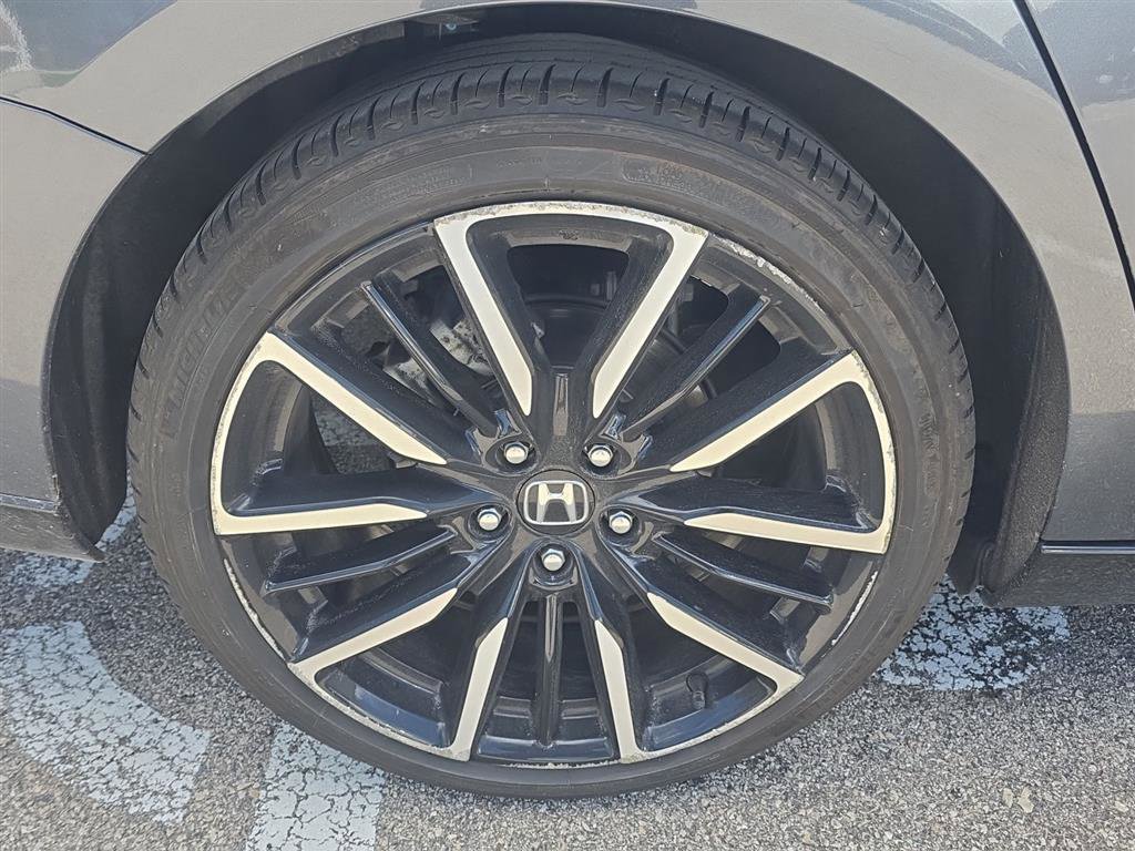 Used 2025 Honda Accord Touring image 16
