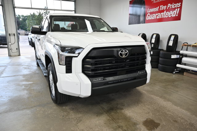 Used 2023 Toyota Tundra SR5 w/ SR5 Convenience Package AWD/4WD image 3