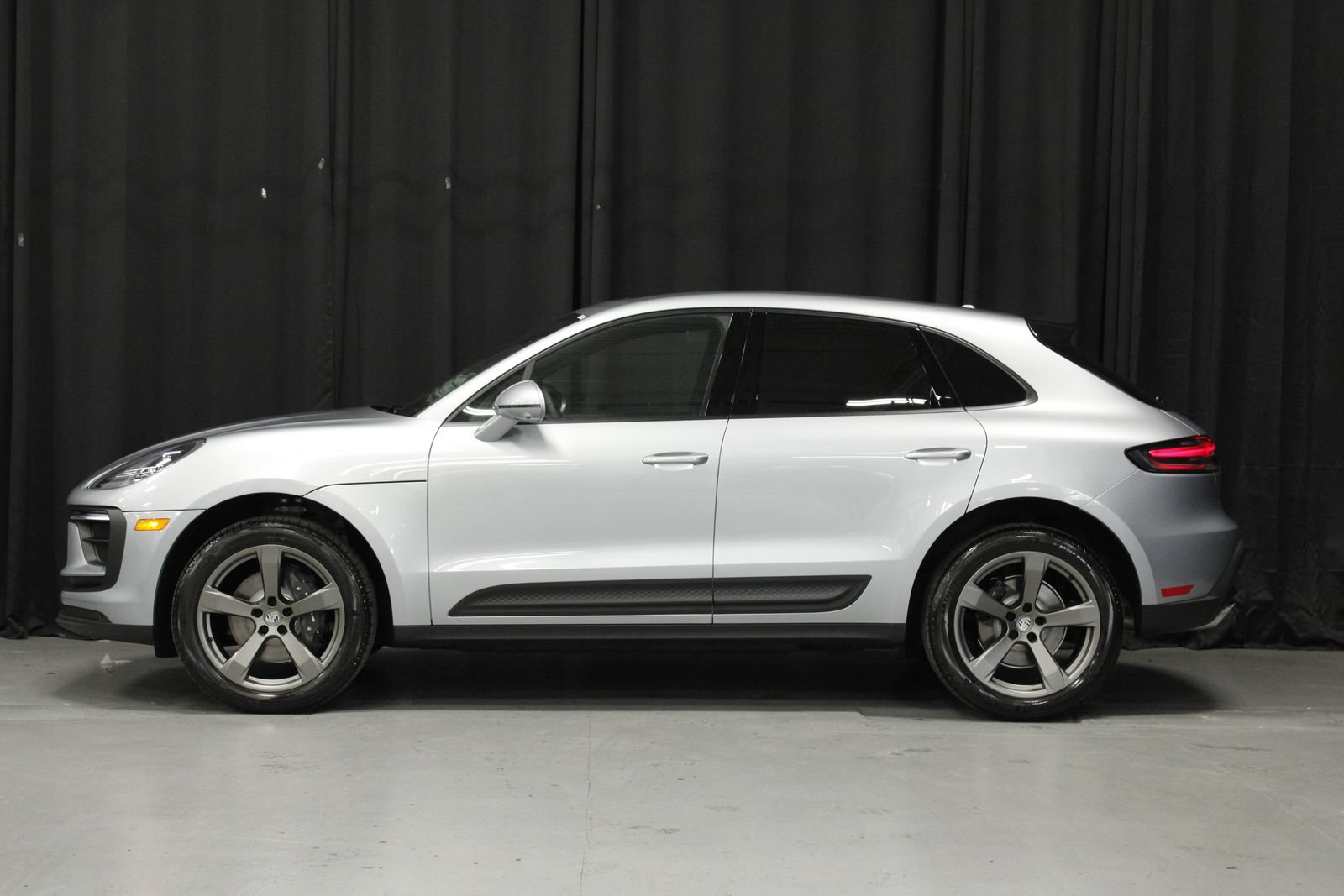 New 2026 Porsche Macan AWD/4WD image 2