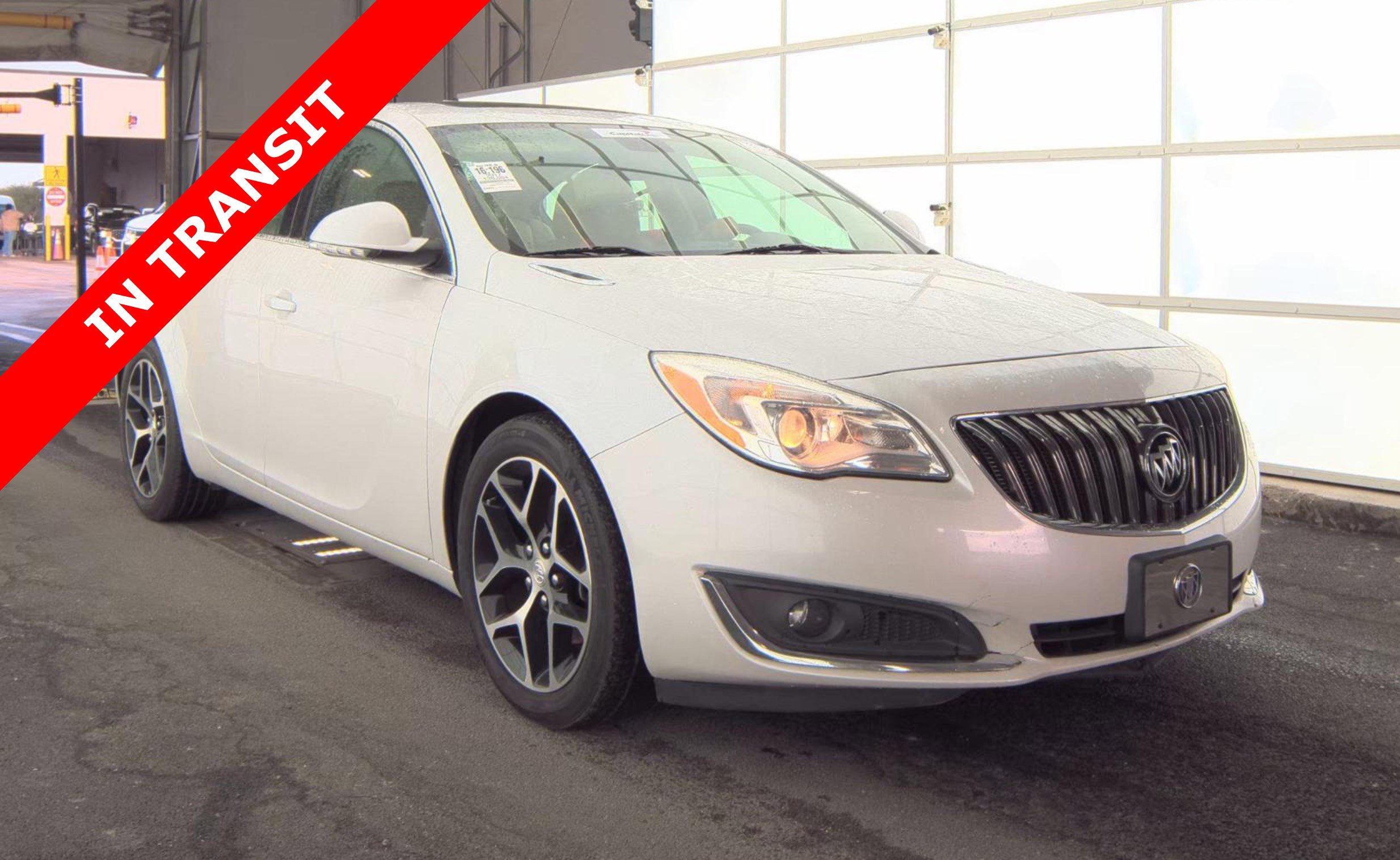 Used 2017 Buick Regal Sport Touring FWD image 5
