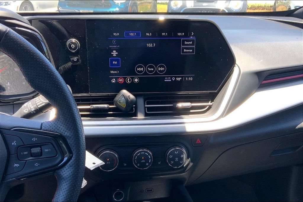 Used 2024 Chevrolet Trax RS FWD image 7