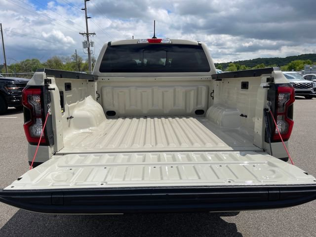 Used 2025 Ford Ranger XLT w/ Chrome Accent Package RWD image 12