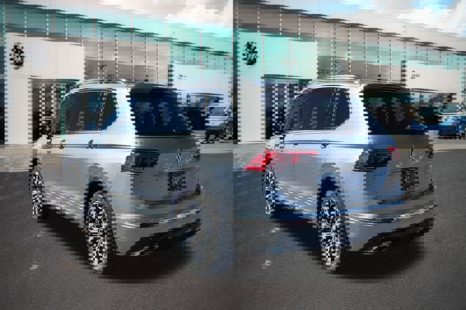 Certified 2020 Volkswagen Tiguan SEL Premium R-Line image 7