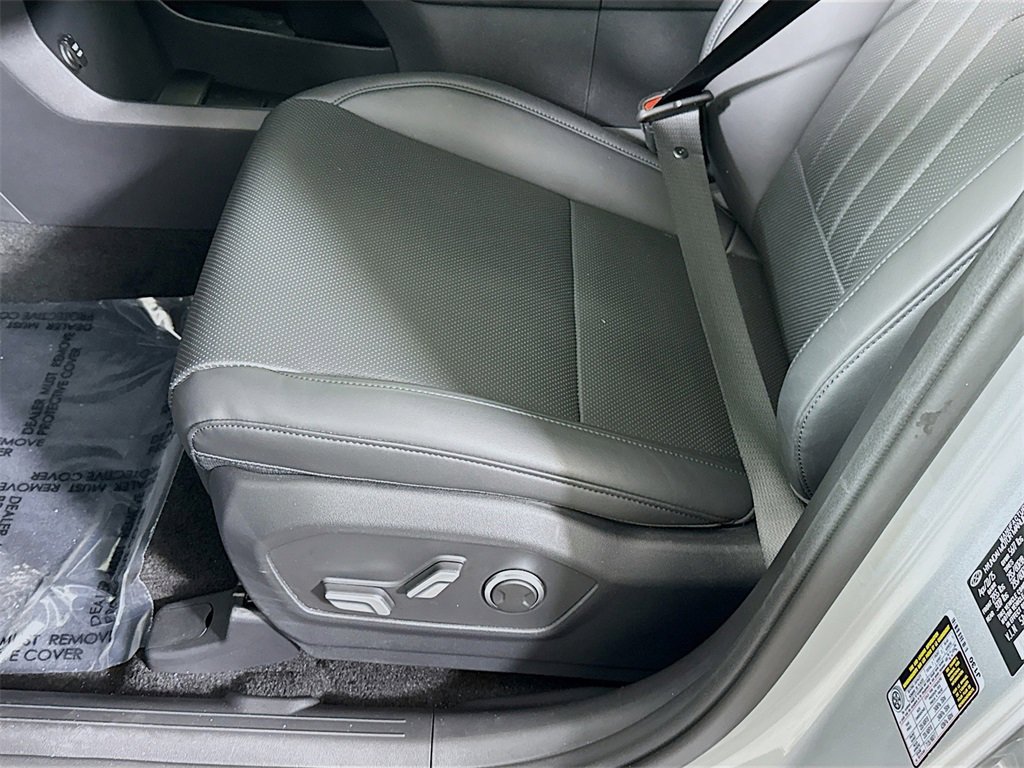 Certified 2025 Hyundai Santa Fe SEL image 25