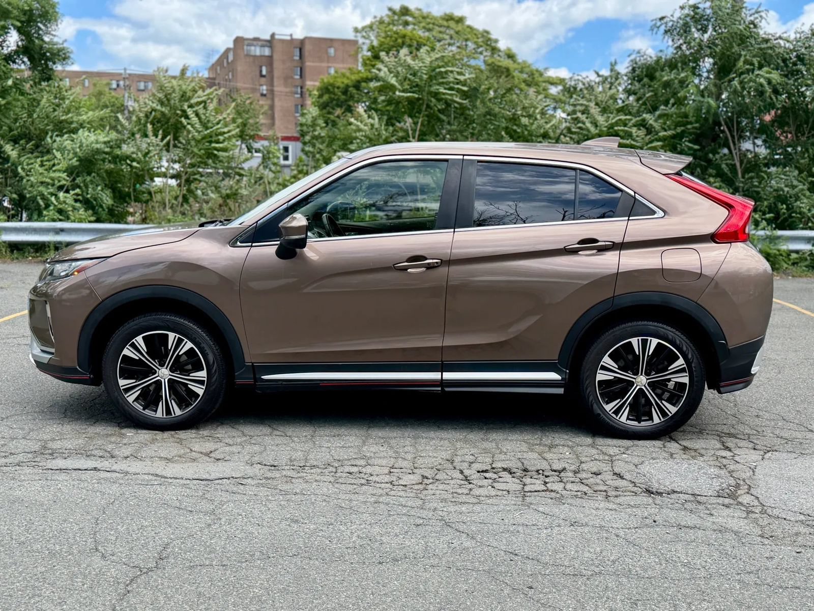 Used 2018 Mitsubishi Eclipse Cross SEL AWD/4WD image 2