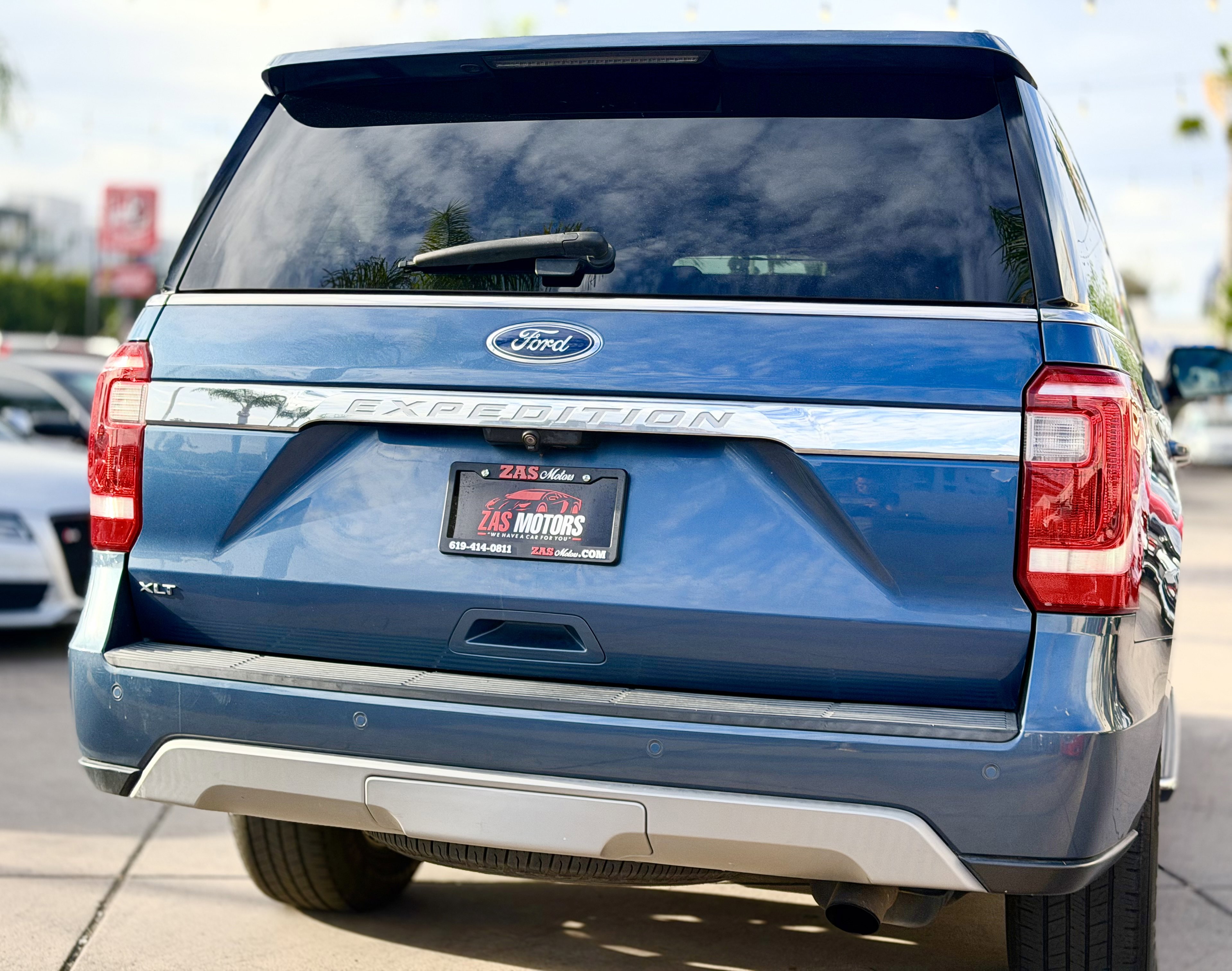 Used 2019 Ford Expedition XLT w/ Equipment Group 202A image 9