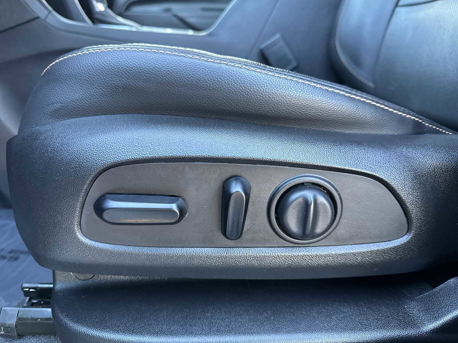 Used 2020 Chevrolet Equinox Premier image 17