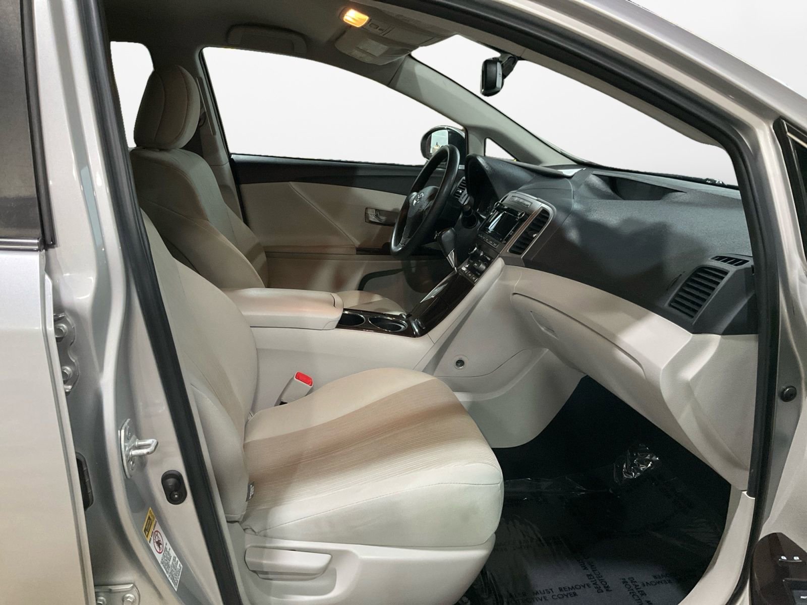 Used 2010 Toyota Venza AWD image 15