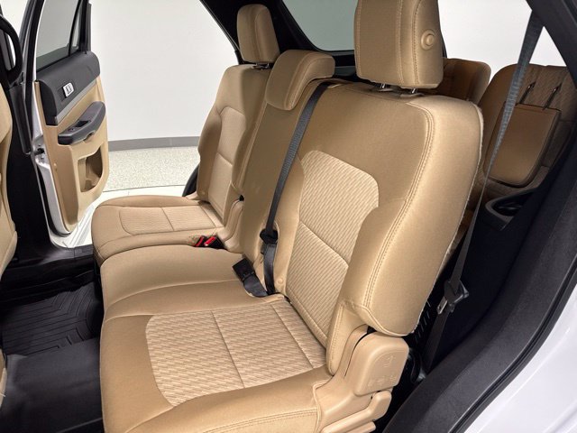 Used 2017 Ford Explorer 4WD image 2