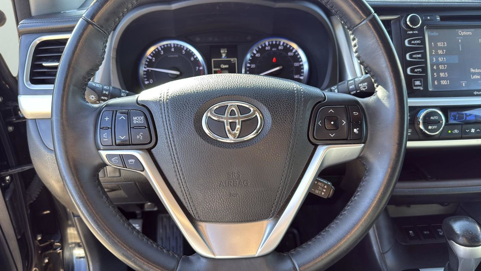 Used 2015 Toyota Highlander Limited image 15