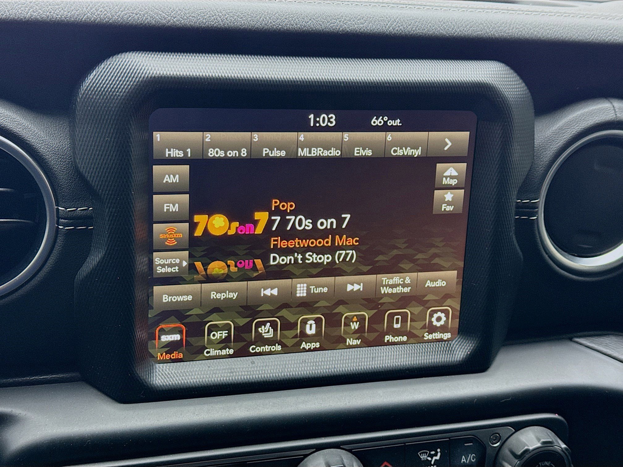 Used 2022 Jeep Wrangler Unlimited Sahara w/ Cold Weather Group image 11