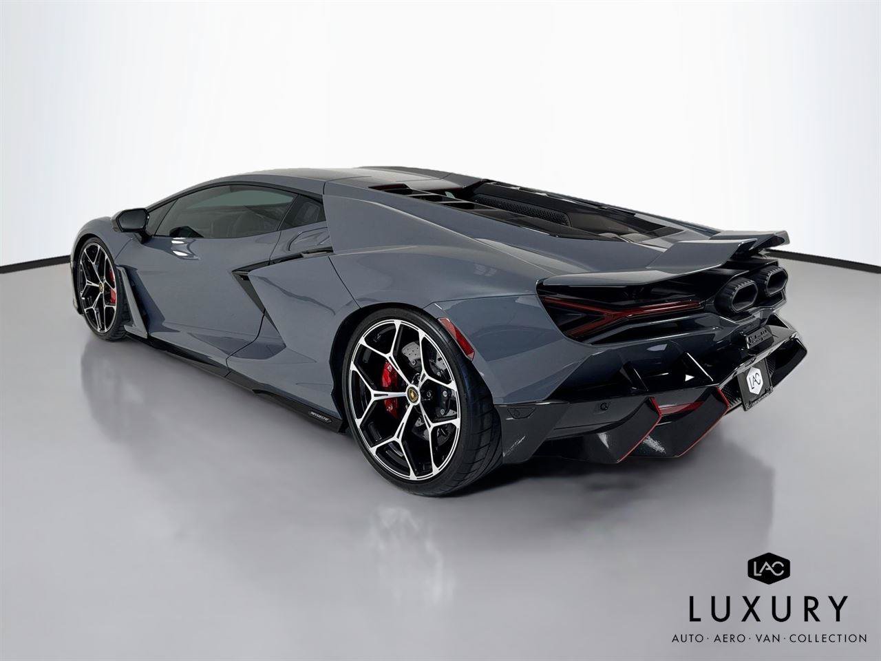 Used 2025 Lamborghini Revuelto AWD/4WD image 8