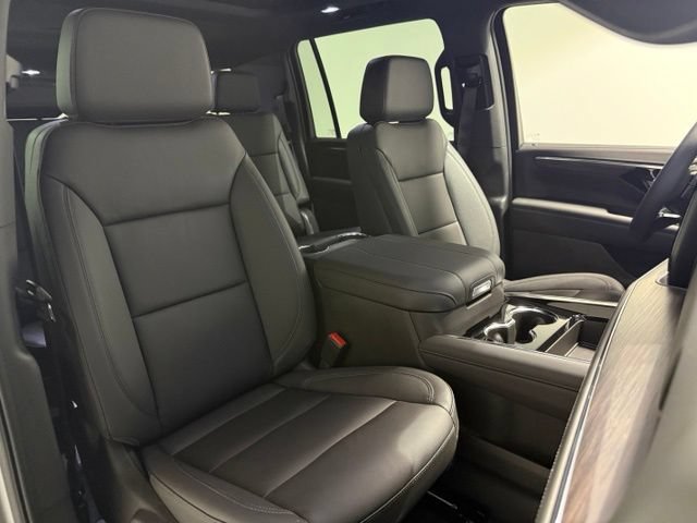 New 2026 Chevrolet Suburban LT w/ Comfort Package AWD/4WD image 35