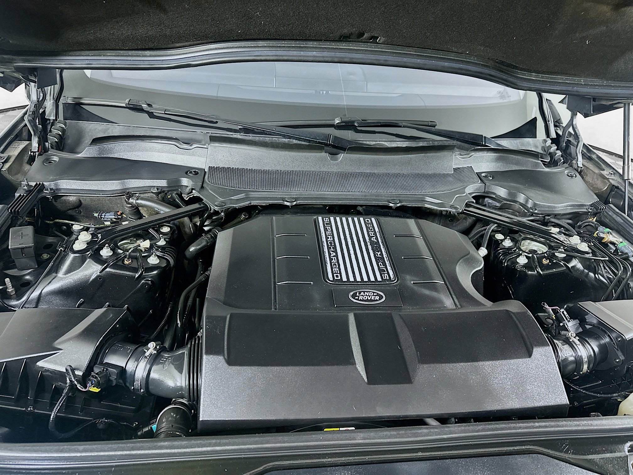 Used 2019 Land Rover Discovery HSE AWD/4WD image 36