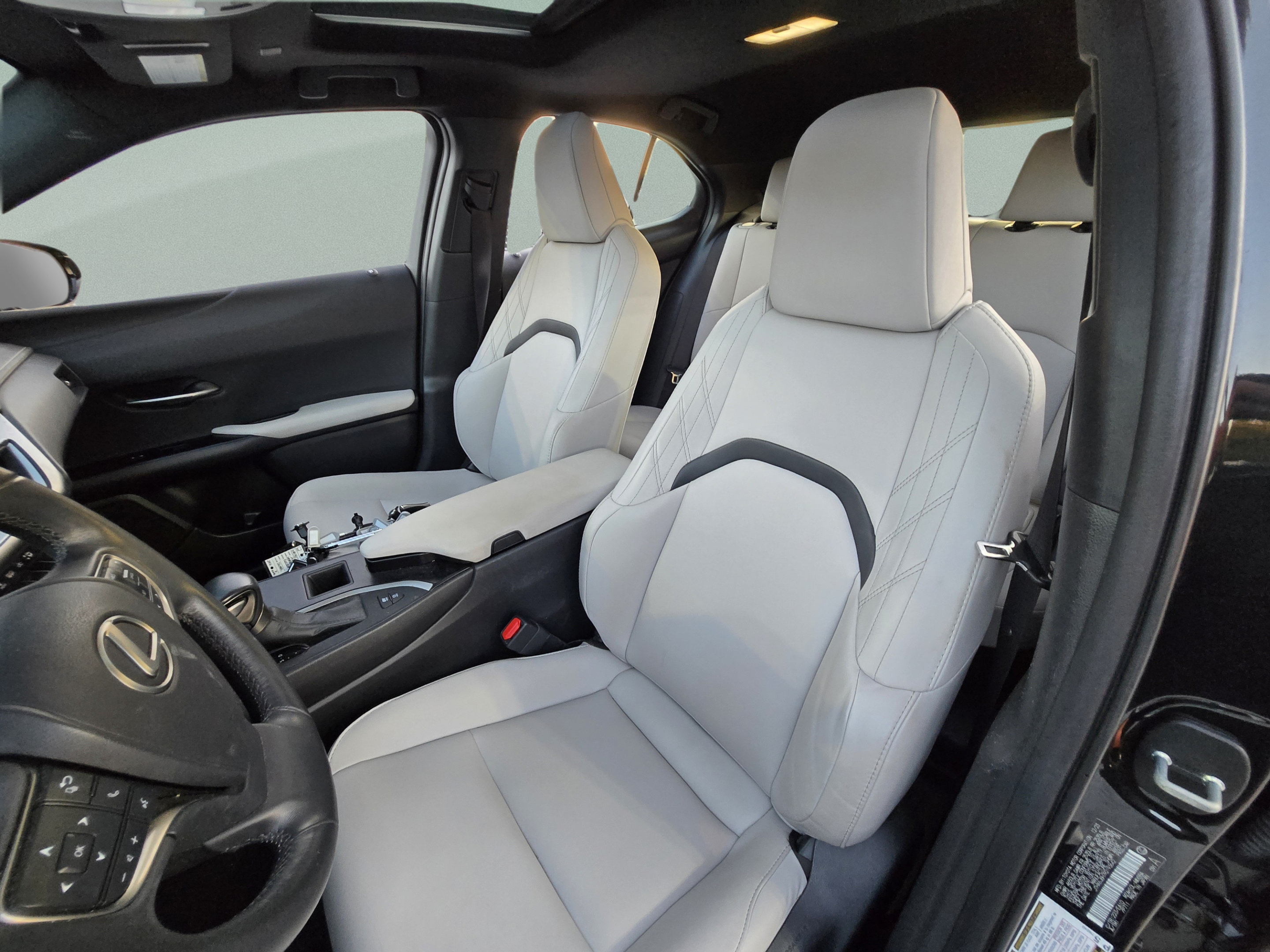 Certified 2024 Lexus UX 250h FWD image 10