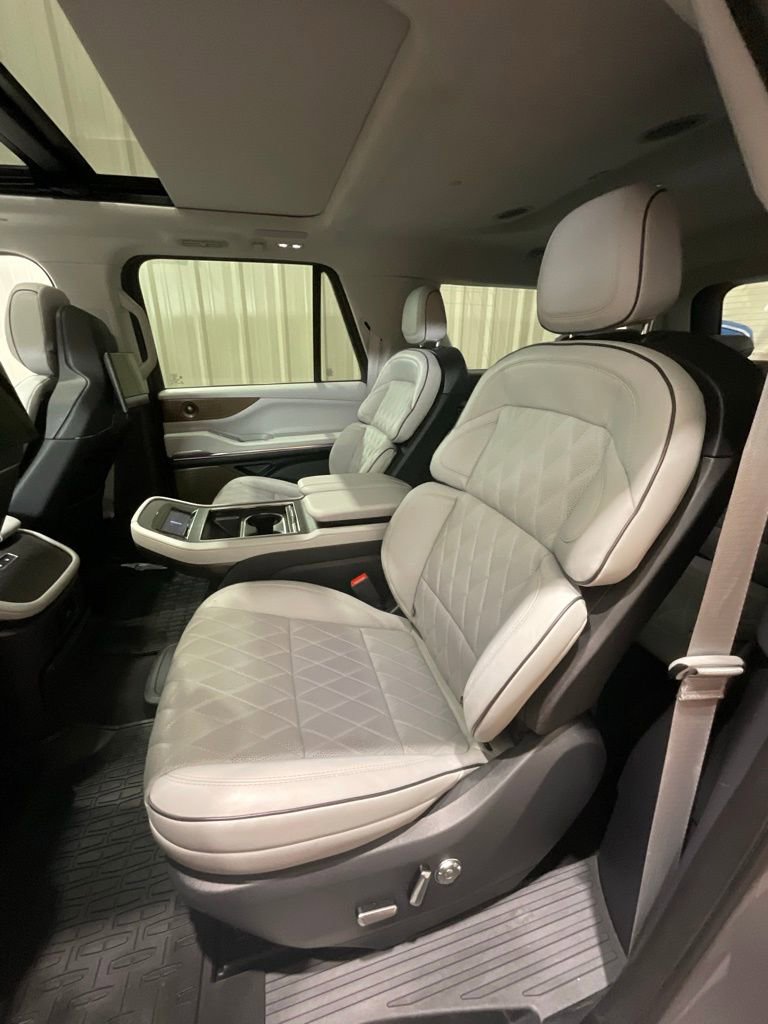 Used 2025 Lincoln Navigator L Black Label w/ Black Label Special Edition image 12