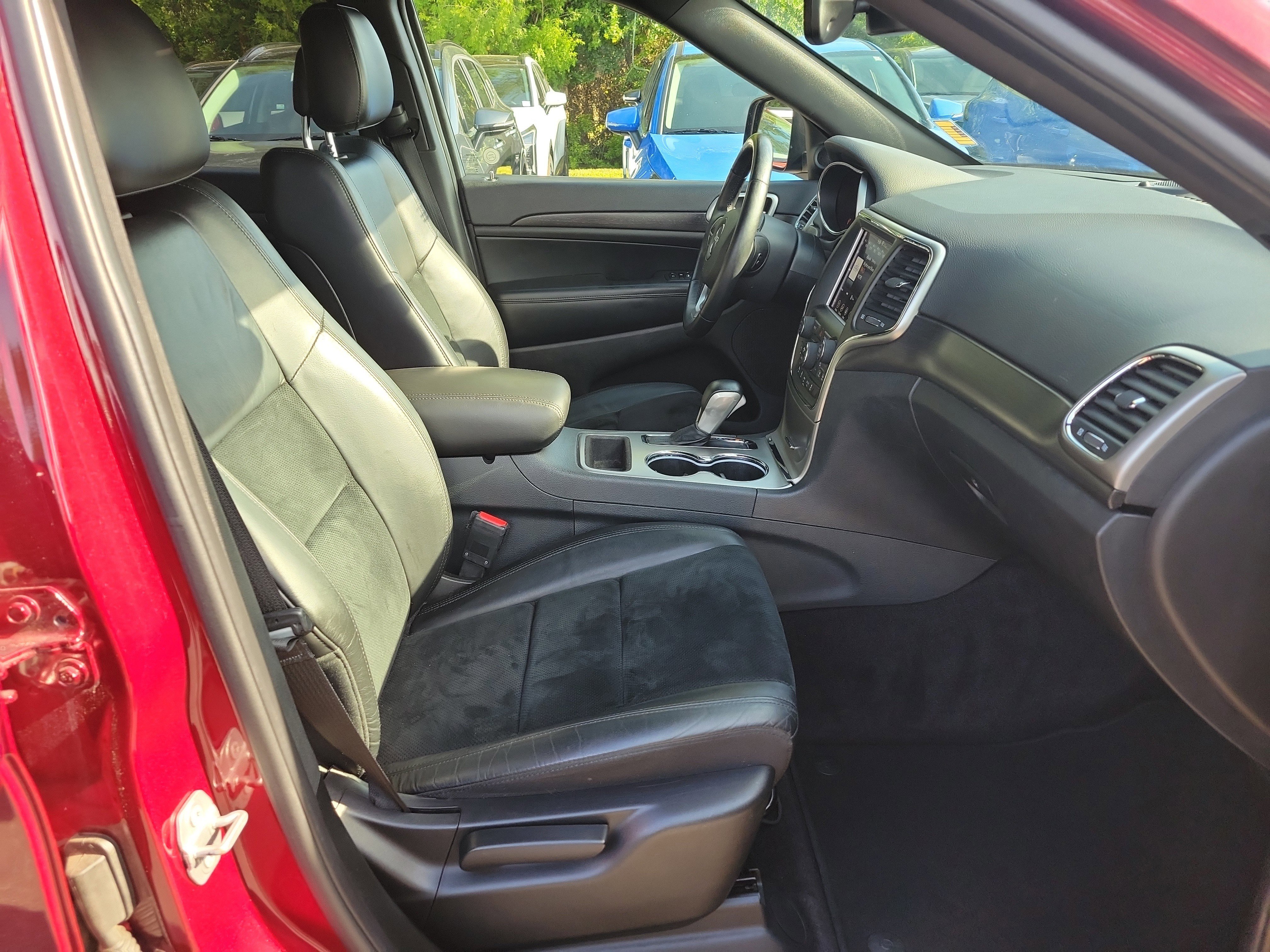 Used 2018 Jeep Grand Cherokee Altitude AWD/4WD image 7