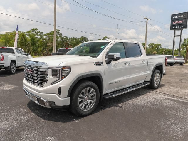 Used 2023 GMC Sierra 1500 Denali w/ Technology Package AWD/4WD image 4