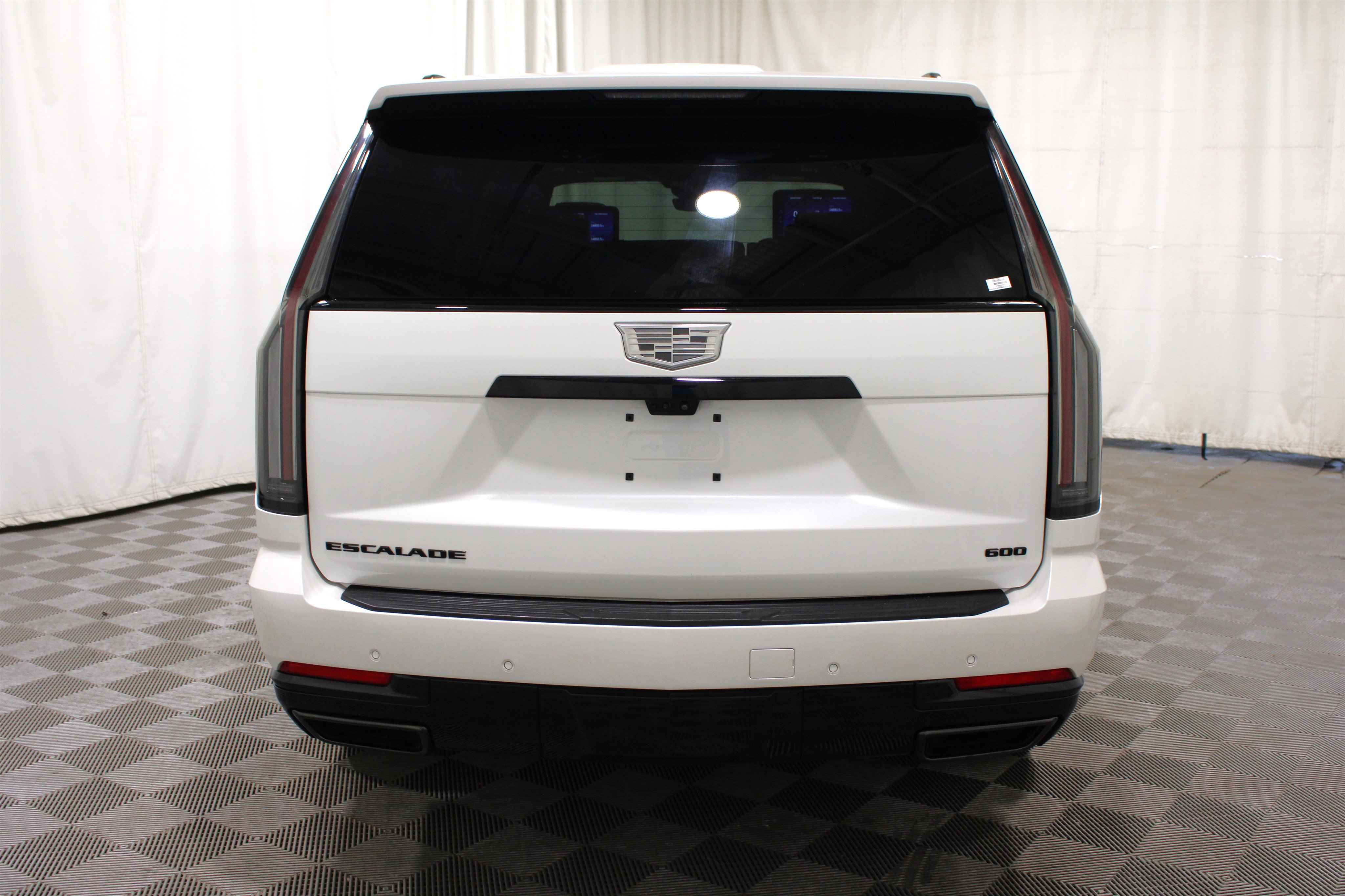 Certified 2025 Cadillac Escalade ESV Sport Platinum w/ LPO, ONYX Package AWD/4WD image 39