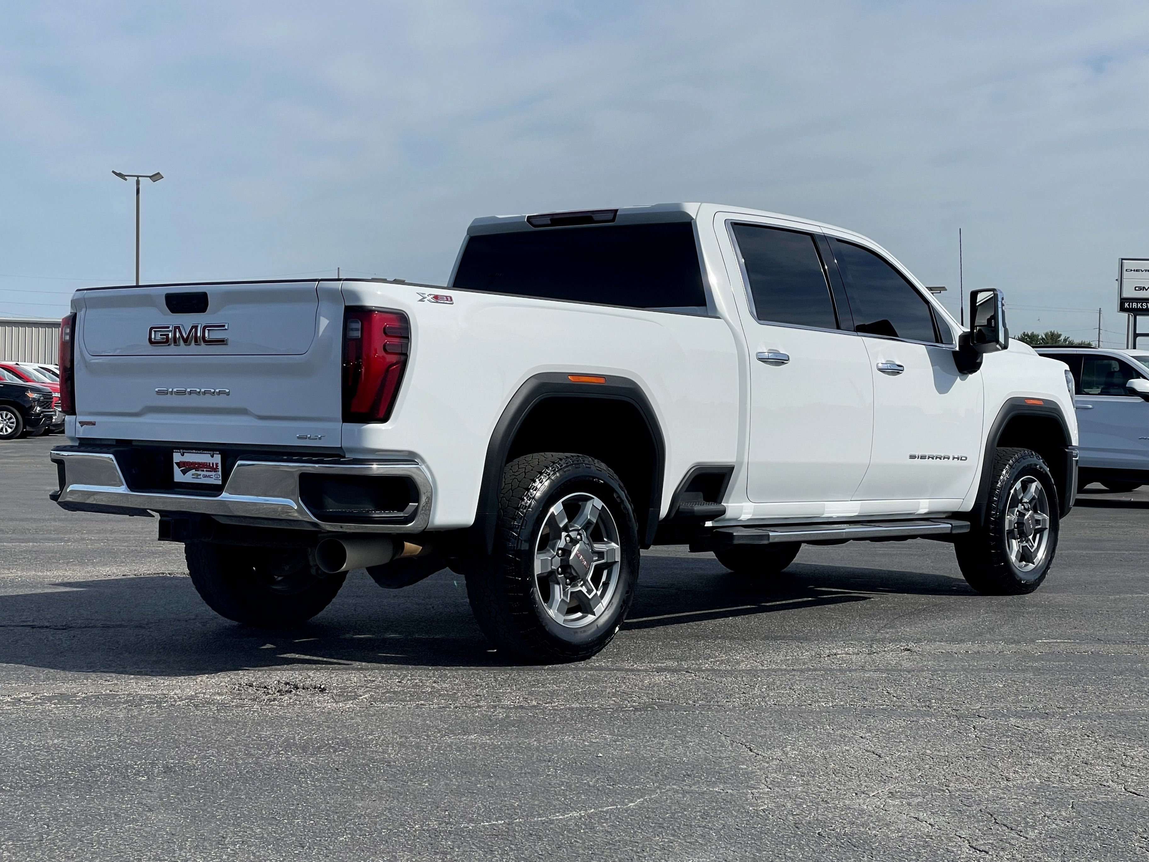 Certified 2025 GMC Sierra 2500 SLT AWD/4WD image 4