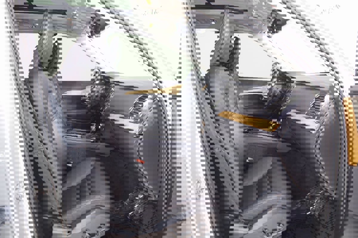 Used 2022 Volvo XC90 T6 Momentum w/ Climate Package image 13