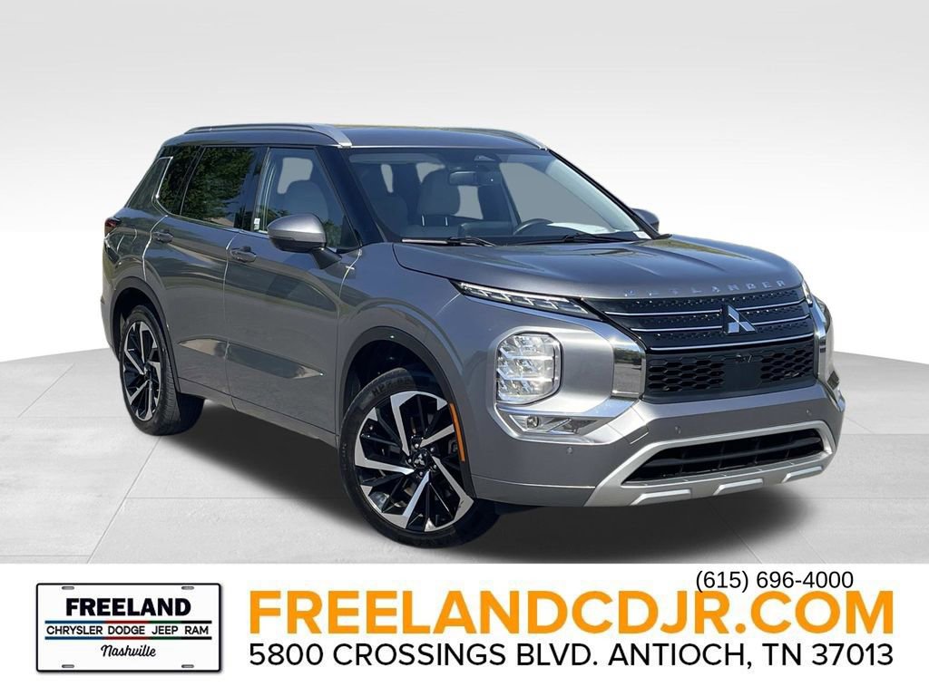 Used 2023 Mitsubishi Outlander SEL image 1
