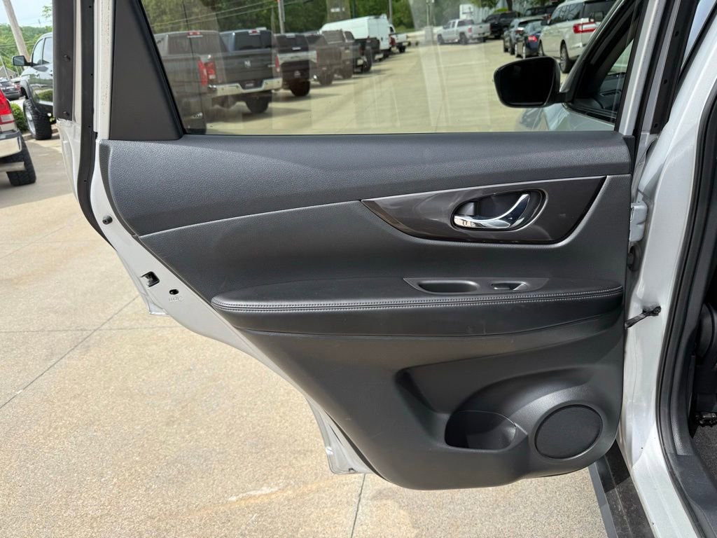 Used 2019 Nissan Rogue S w/ Special Edition Package AWD/4WD image 39