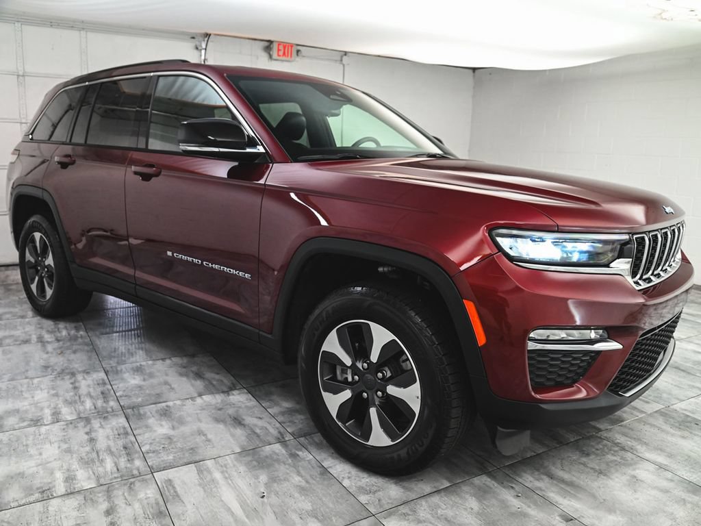 Used 2024 Jeep Grand Cherokee Limited 4xe AWD/4WD image 3