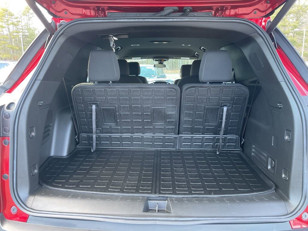 Used 2023 Chevrolet Traverse LT image 38