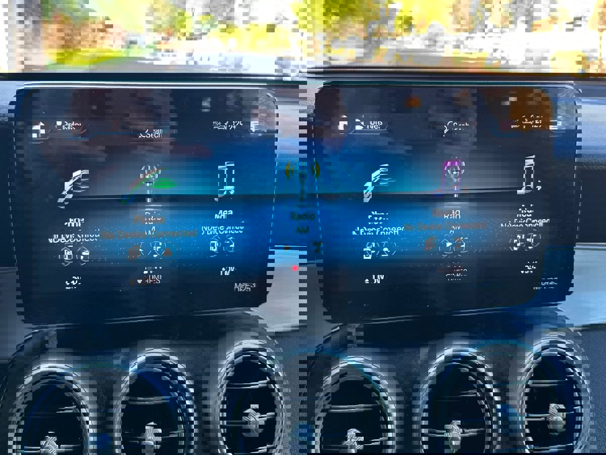 Used 2021 Mercedes-Benz GLC 300 image 22