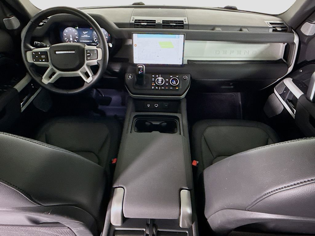 Used 2023 Land Rover Defender 130 X-Dynamic SE image 13