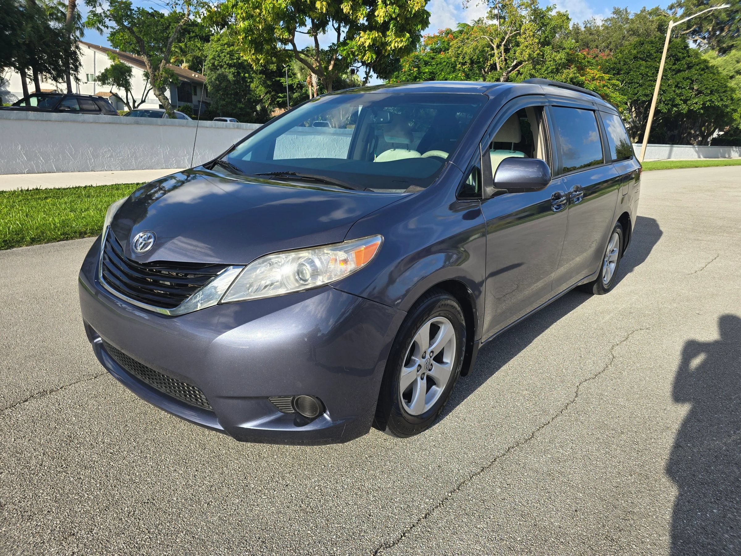 Used 2014 Toyota Sienna LE