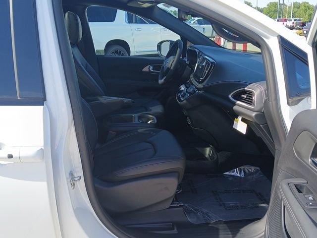 New 2026 Chrysler Pacifica Select FWD image 35
