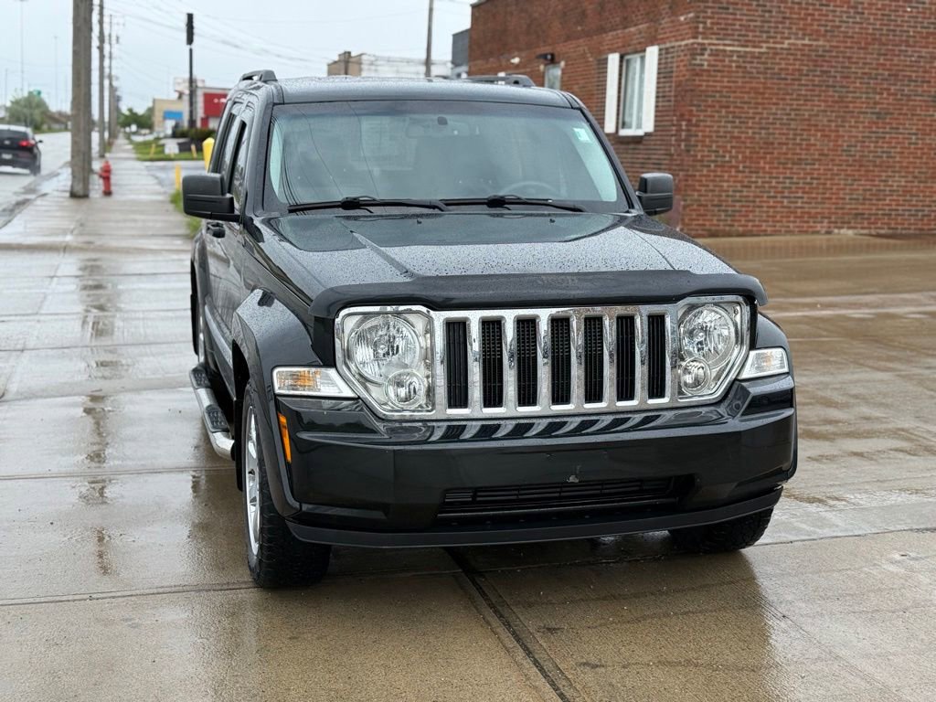 Used 2012 Jeep Liberty Sport AWD/4WD image 3