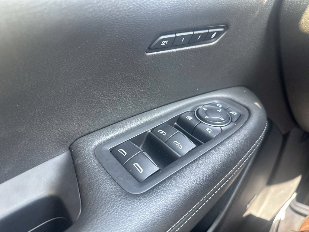 Used 2022 Cadillac XT6 Premium Luxury w/ Technology Package FWD image 19