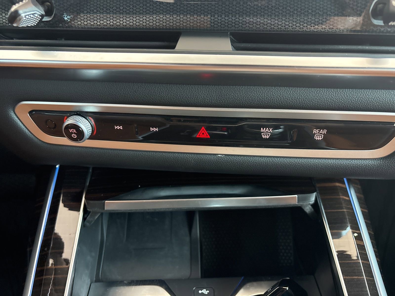 Used 2026 BMW X7 xDrive40i w/ Premium Package AWD/4WD image 30