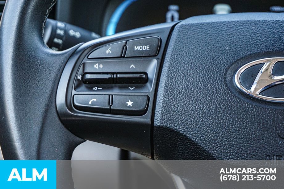 Used 2025 Hyundai Venue SEL image 29