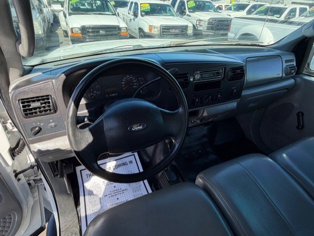 Used 2005 Ford F350 XL image 13