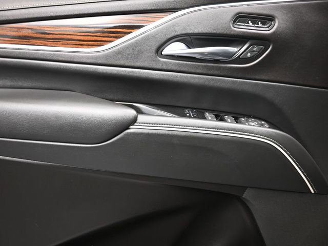 Used 2022 Cadillac Escalade Luxury image 12