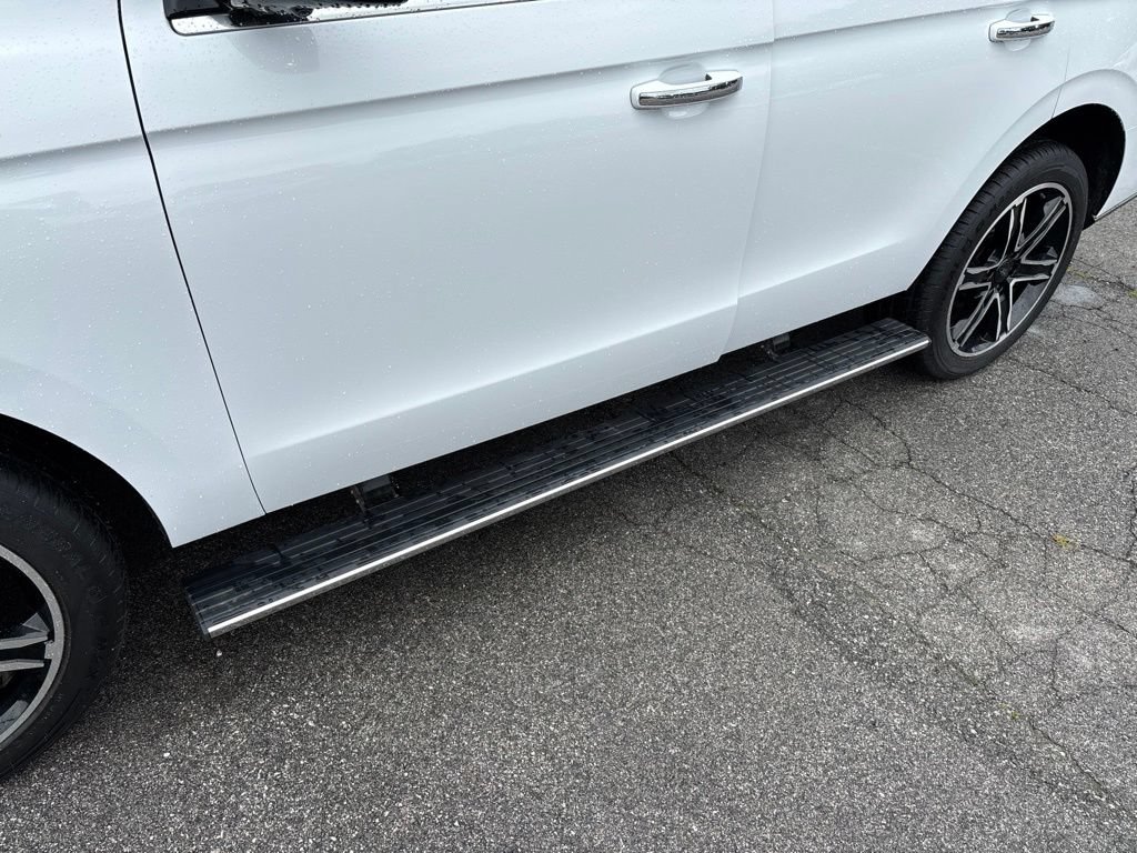 Used 2021 Ford Expedition Limited AWD/4WD image 8
